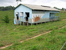 Schule 'Rainha da Floresta' auf dem Weg zum Ramal 'Lua Clara'